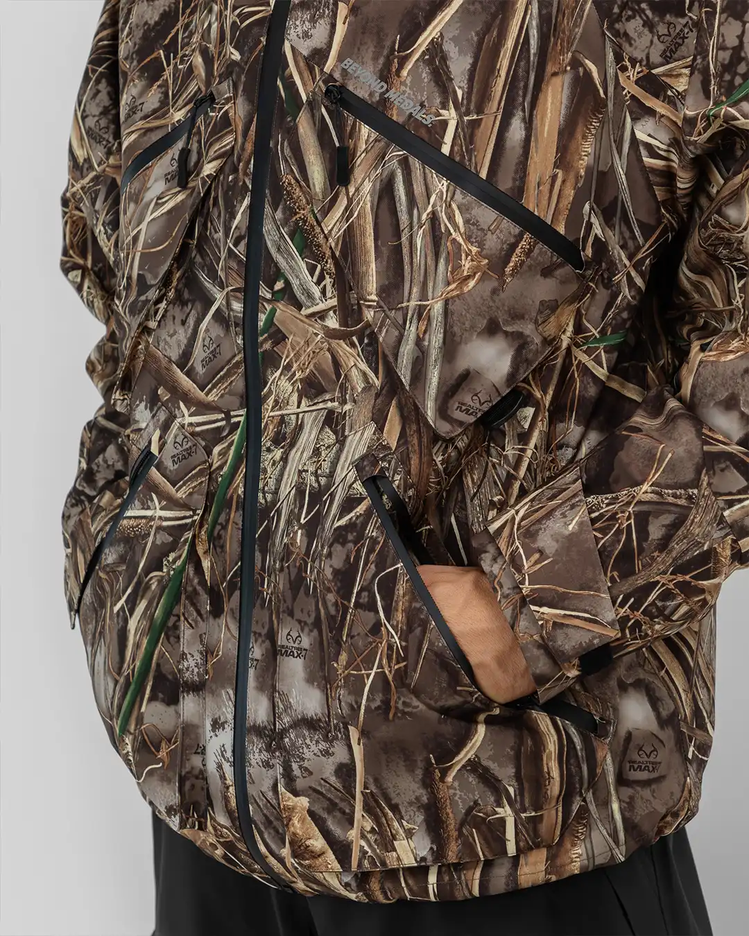 X 3L Winter Jacket - Black - Image 11