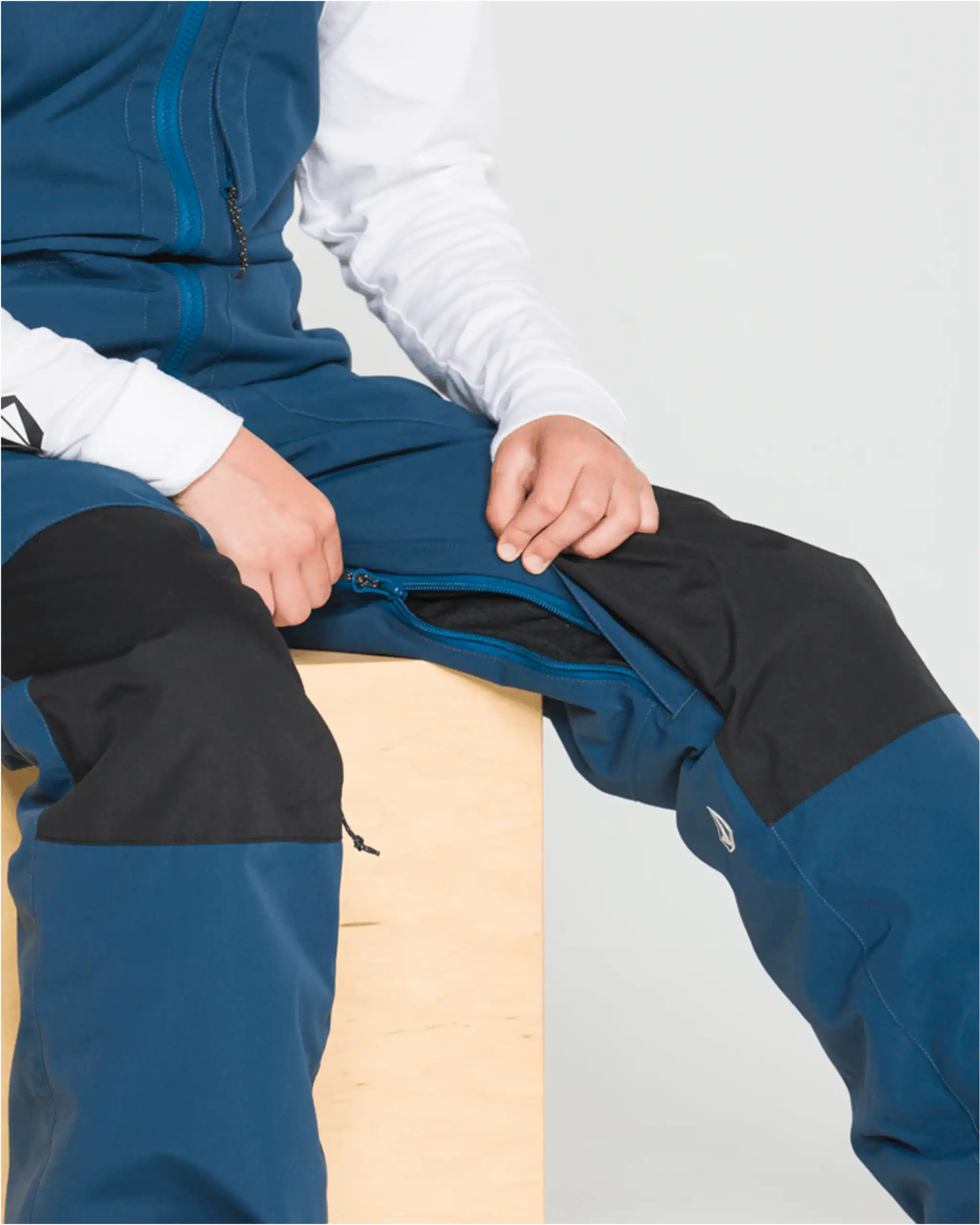 Barkley Insulated Youth Snow Bib - Blue - Image 6