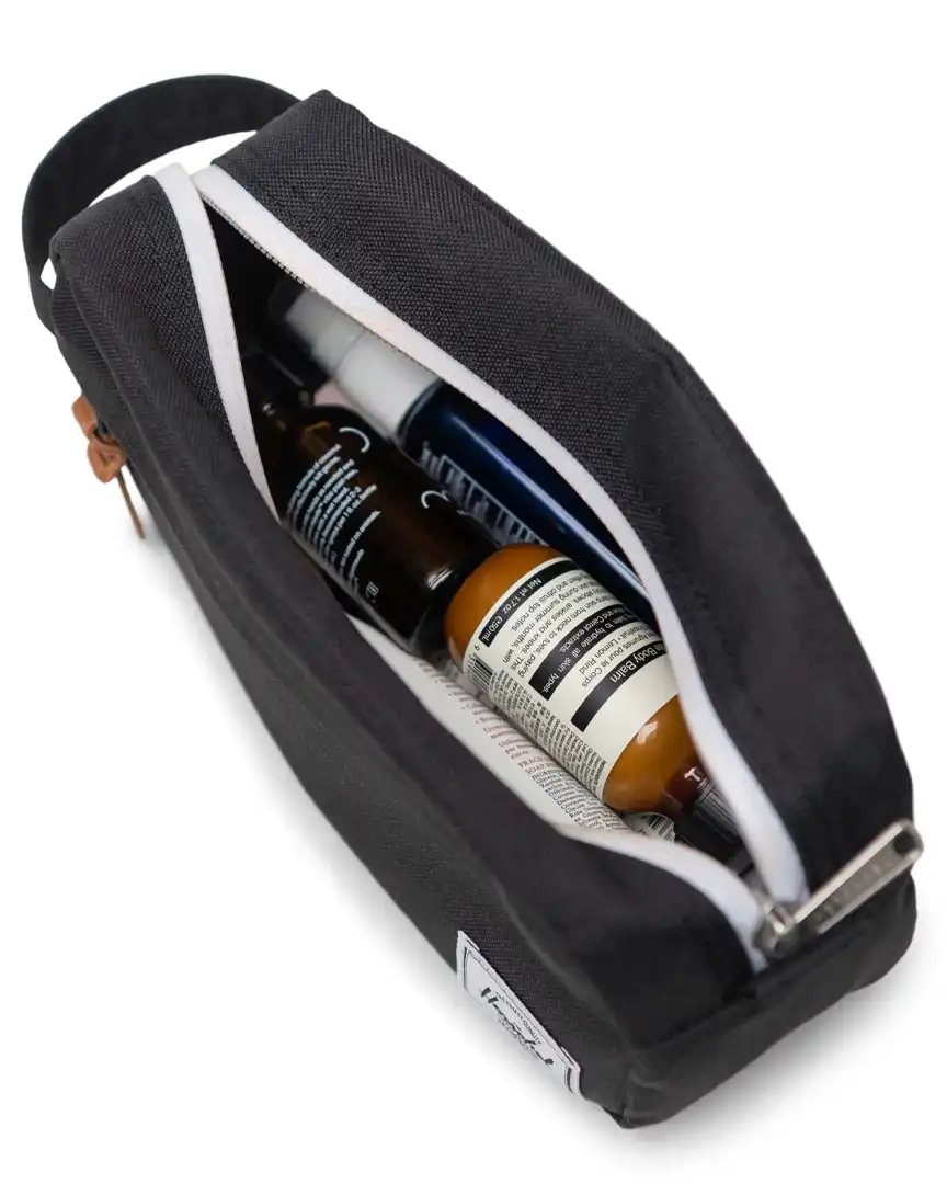 Chapter Small Travel Kit - Black - Image 2